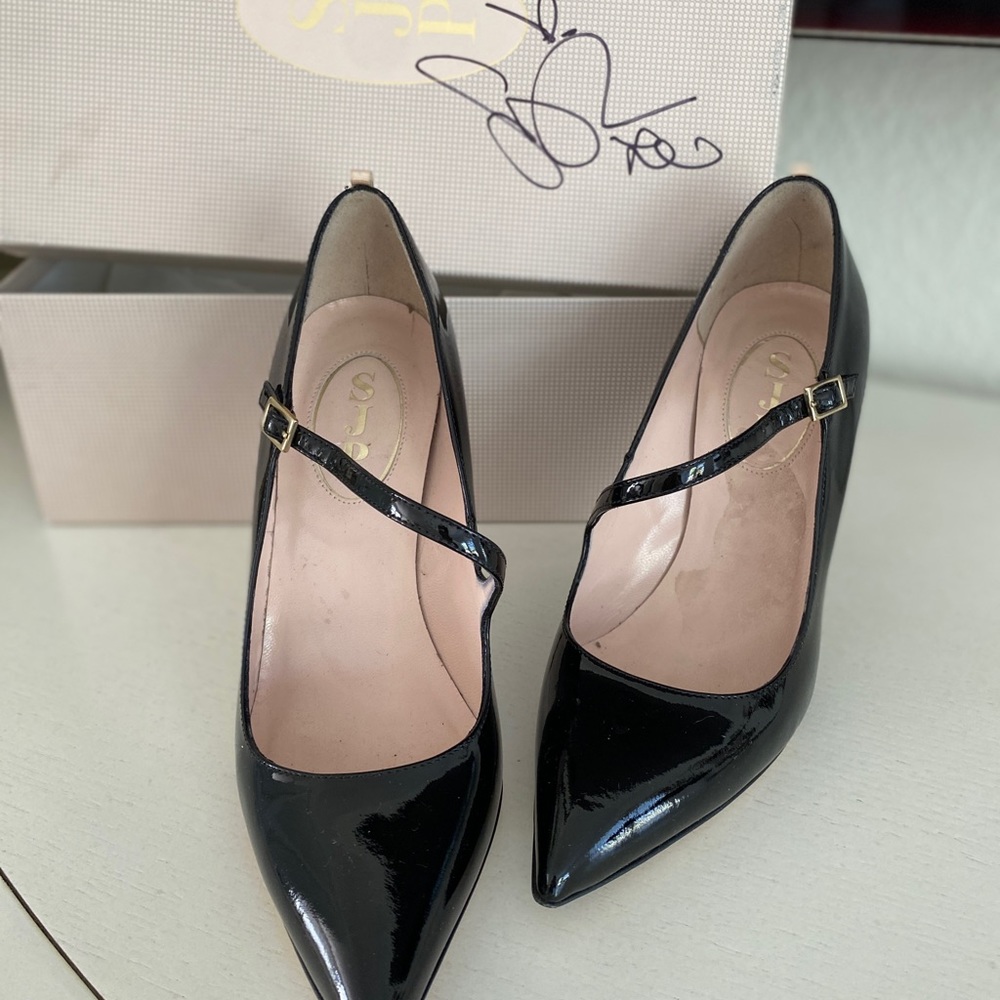 AUTOGRAPHED Sarah Jessica Parker shoes!